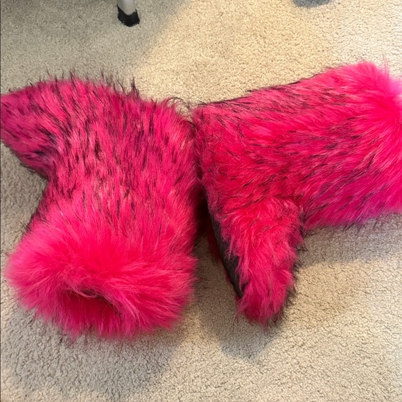 Faux Fur Pink Boot Covers - Picture 1 of 3